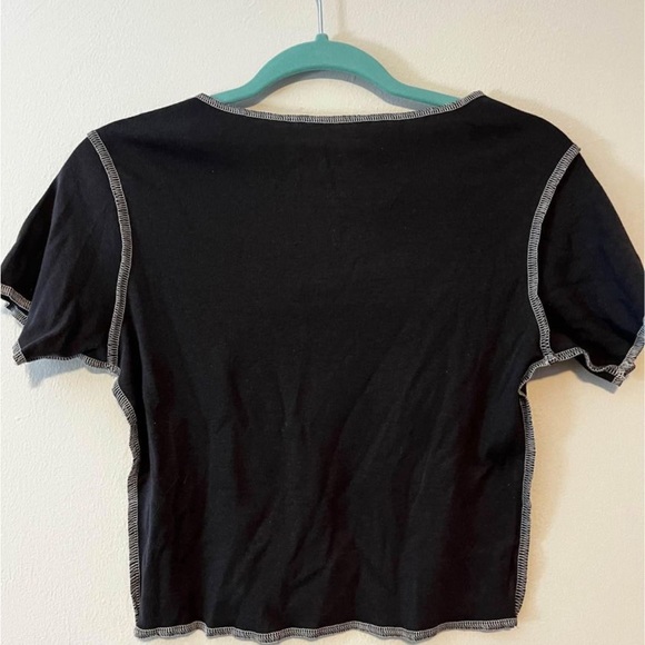 Graphic Reverse Thread Crop Top - Picture 3 of 3